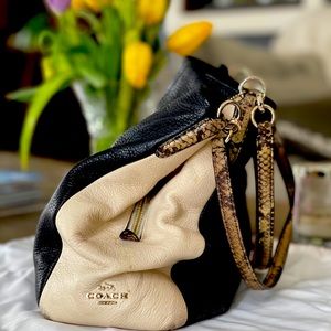 Vintage Coach leather black and white shoulder bag